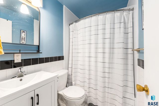 1325 S Annway Dr Drive, Sioux Falls, SD 57103