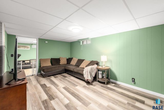 1325 S Annway Dr Drive, Sioux Falls, SD 57103