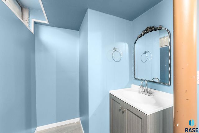 1325 S Annway Dr Drive, Sioux Falls, SD 57103