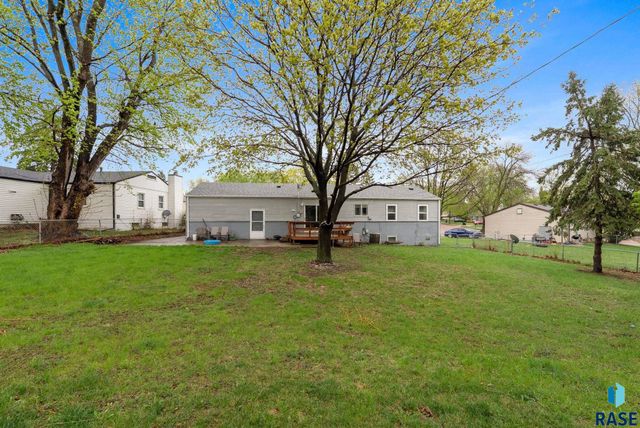 1325 S Annway Dr Drive, Sioux Falls, SD 57103