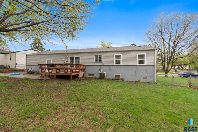 1325 S Annway Dr Drive, Sioux Falls, SD 57103