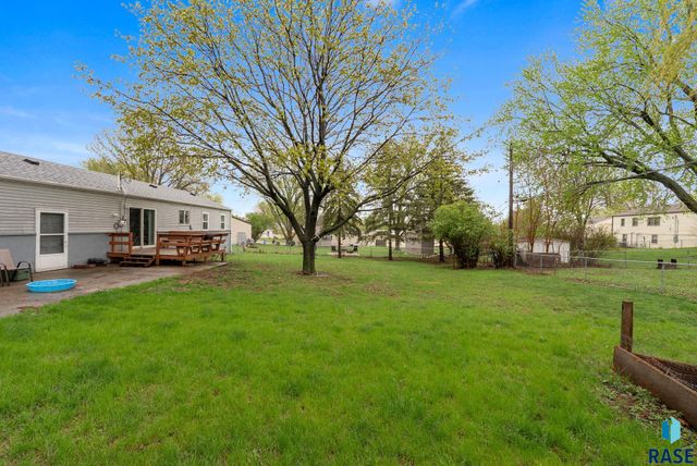 1325 S Annway Dr Drive, Sioux Falls, SD 57103