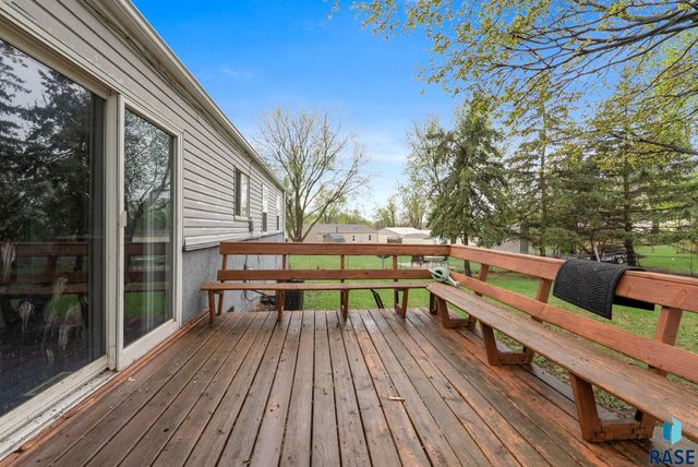 1325 S Annway Dr Drive, Sioux Falls, SD 57103