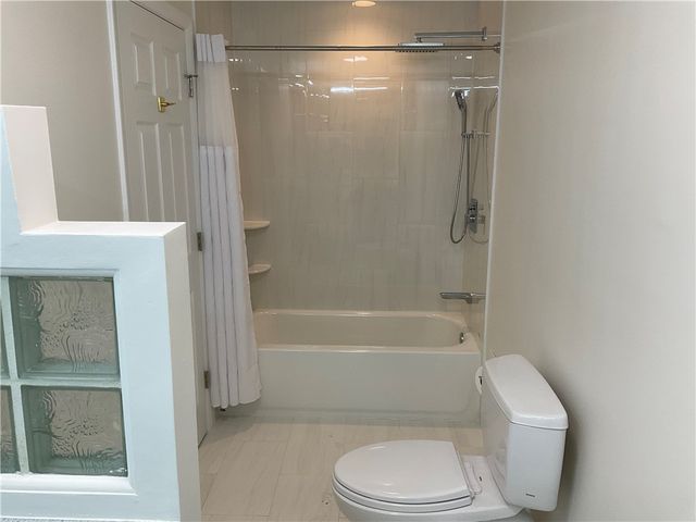 33 Bullocks Point Avenue 5C, Riverside, RI 02915