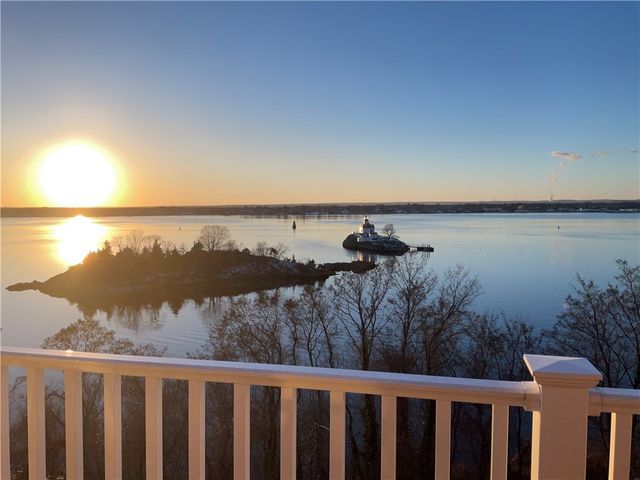 33 Bullocks Point Avenue 5C, Riverside, RI 02915