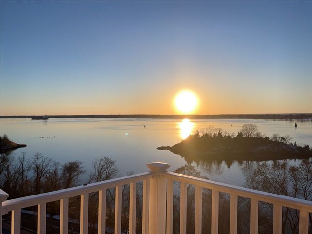 33 Bullocks Point Avenue 5C, Riverside, RI 02915