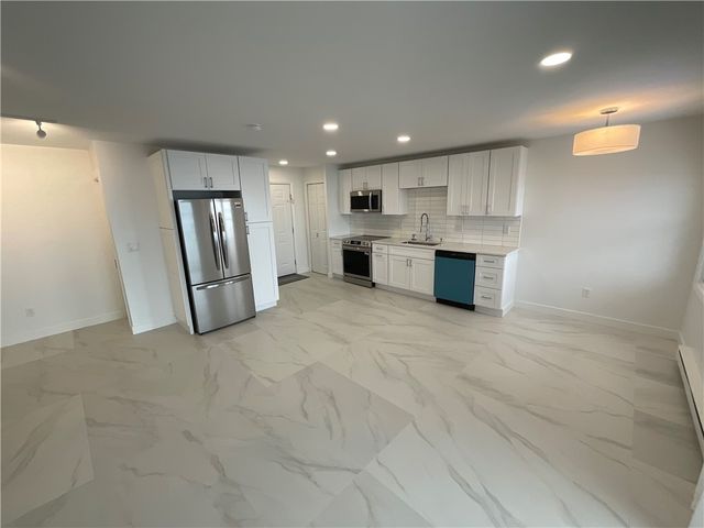 33 Bullocks Point Avenue 5C, Riverside, RI 02915