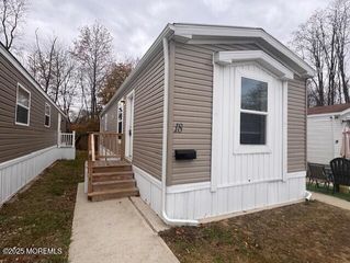 18 John Street, Hazlet, NJ 07730