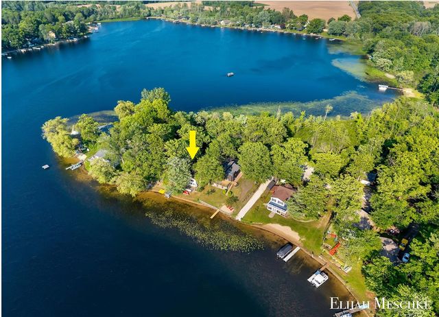 10463 Poplar Drive, Rockford, MI 49341