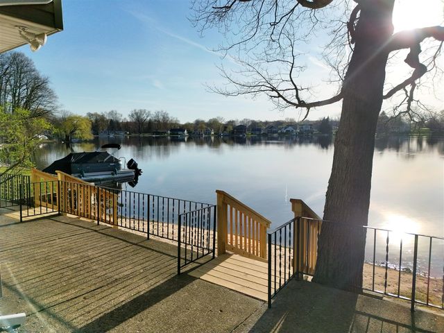 10463 Poplar Drive, Rockford, MI 49341