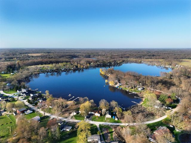 10463 Poplar Drive, Rockford, MI 49341