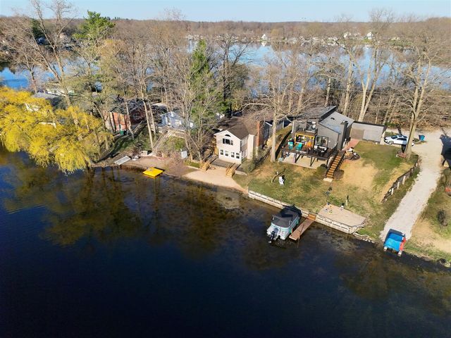 10463 Poplar Drive, Rockford, MI 49341