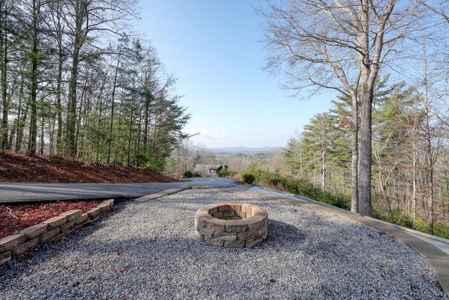 1327 Highland Trace, Blairsville, GA 30512