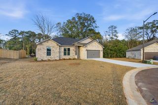 412 Colt Court, Kathleen, GA 31047