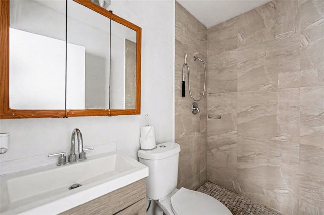 4061 55TH WAY N 1042, Kenneth City, FL 33709