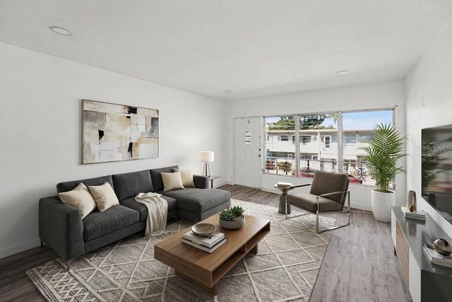 4061 55TH WAY N 1042, Kenneth City, FL 33709