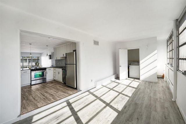 4061 55TH WAY N 1042, Kenneth City, FL 33709