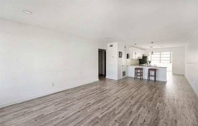 4061 55TH WAY N 1042, Kenneth City, FL 33709