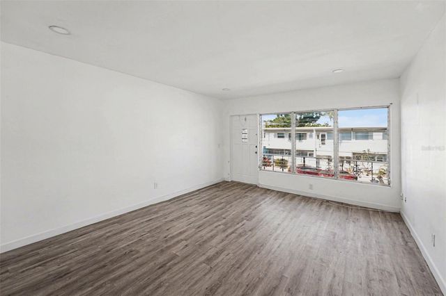 4061 55TH WAY N 1042, Kenneth City, FL 33709