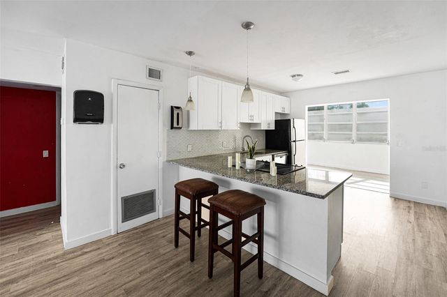 4061 55TH WAY N 1042, Kenneth City, FL 33709