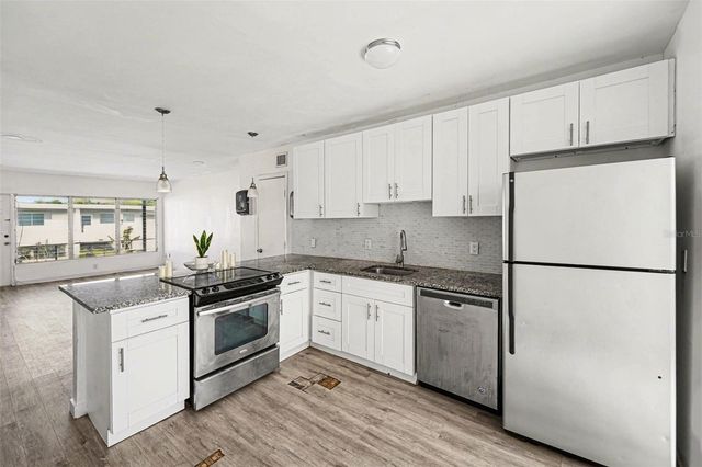 4061 55TH WAY N 1042, Kenneth City, FL 33709