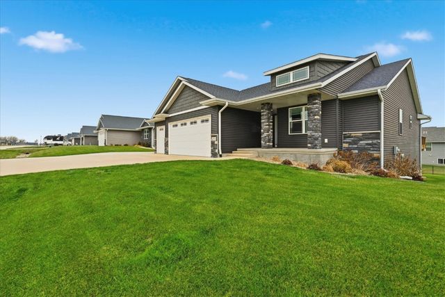 2773 Ridgeview Drive, Palo, IA 52324