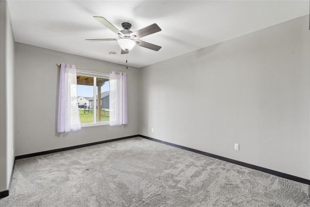 2773 Ridgeview Drive, Palo, IA 52324