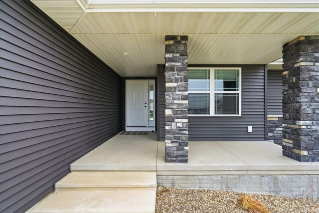 2773 Ridgeview Drive, Palo, IA 52324