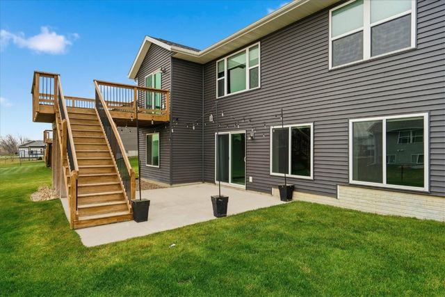 2773 Ridgeview Drive, Palo, IA 52324