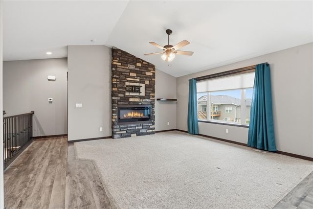 2773 Ridgeview Drive, Palo, IA 52324