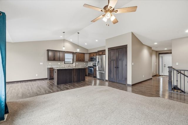 2773 Ridgeview Drive, Palo, IA 52324