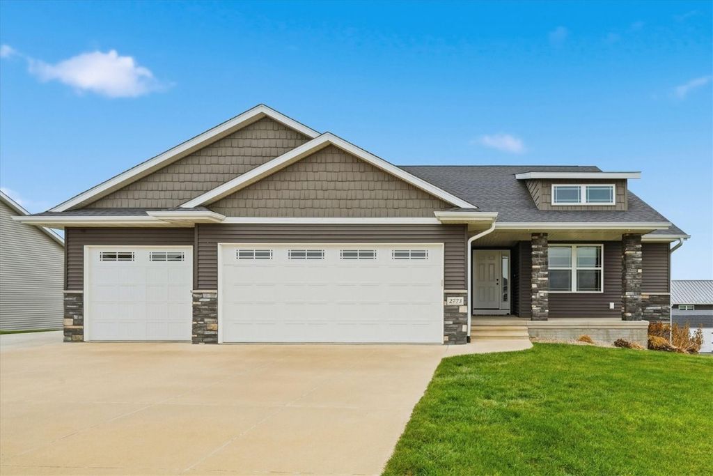 2773 Ridgeview Drive, Palo, IA 52324