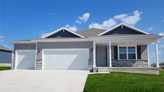 2224 SE Creekhill Way, West Des Moines, IA 50265
