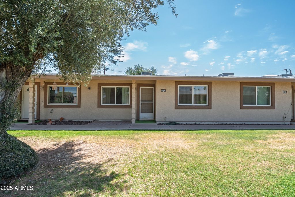 10559 W COGGINS Drive, Sun City, AZ 85351