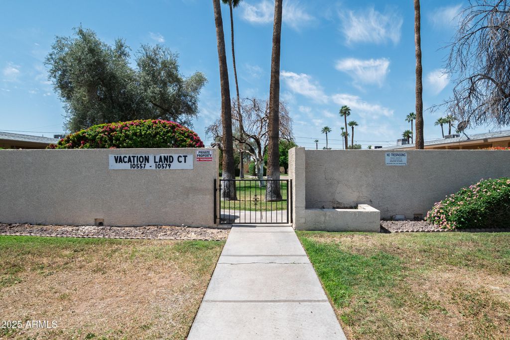 10559 W COGGINS Drive, Sun City, AZ 85351 — photo 2