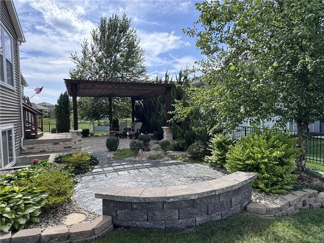 23728 W 92nd Terrace, Lenexa, KS 66227