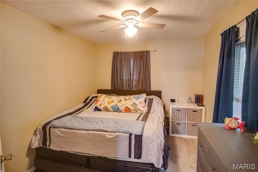 Image 22 of property listing at 215 10th Street, Wood River, IL 62095