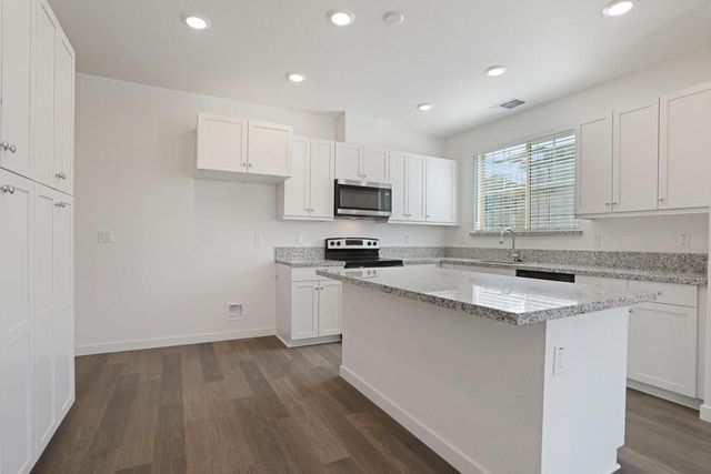 1816 Lucky Star Pl #11, Lincoln, CA 95648