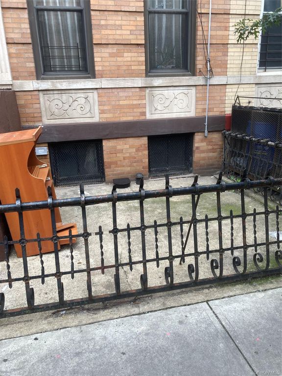 1678 Gates Avenue, Ridgewood, NY 11385 — photo 5