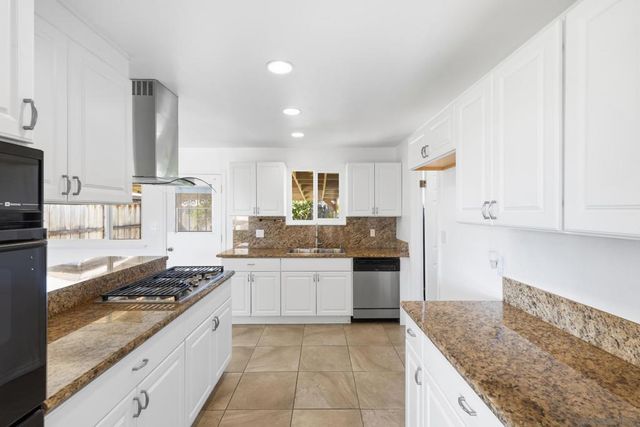 7474 Salerno St., San Diego, CA 92111