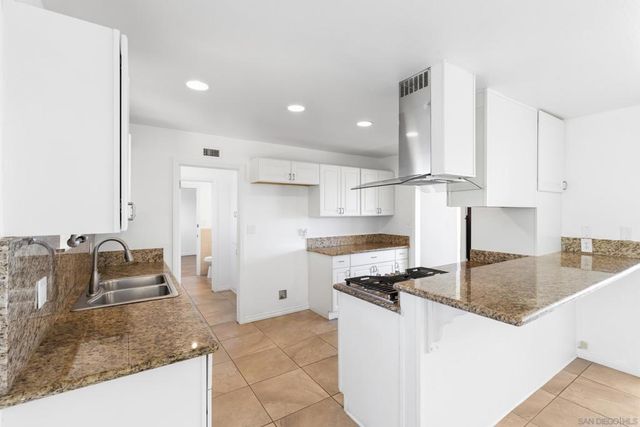 7474 Salerno St., San Diego, CA 92111