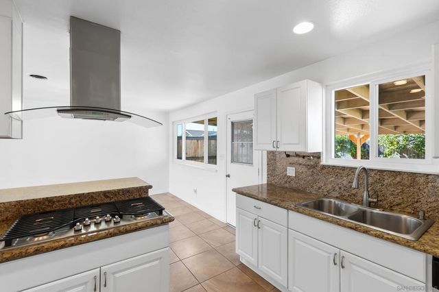 7474 Salerno St., San Diego, CA 92111