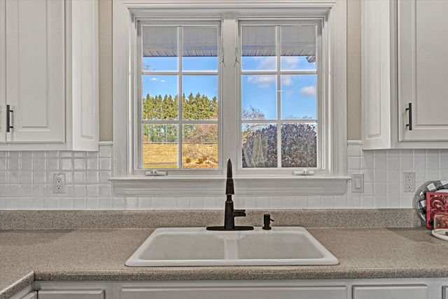 395 Chestnut Creek DR, Hardy, VA 24101