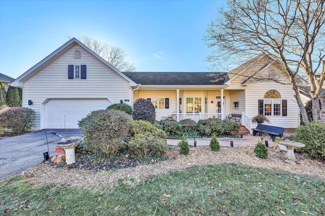 395 Chestnut Creek DR, Hardy, VA 24101
