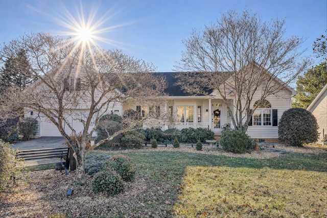 395 Chestnut Creek DR, Hardy, VA 24101