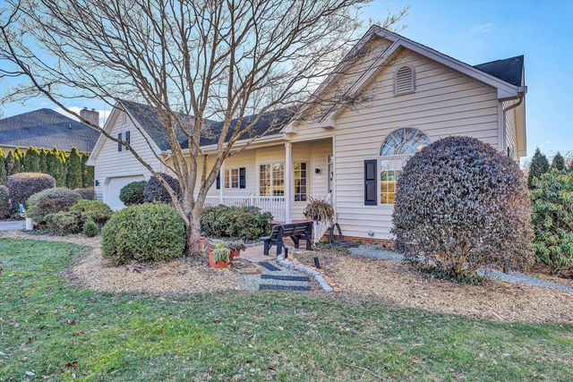 395 Chestnut Creek DR, Hardy, VA 24101