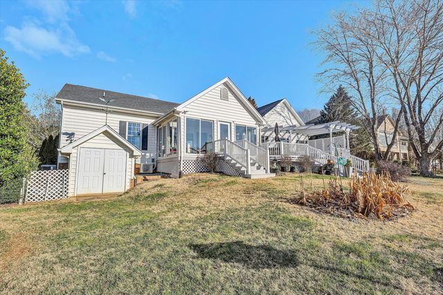 395 Chestnut Creek DR, Hardy, VA 24101