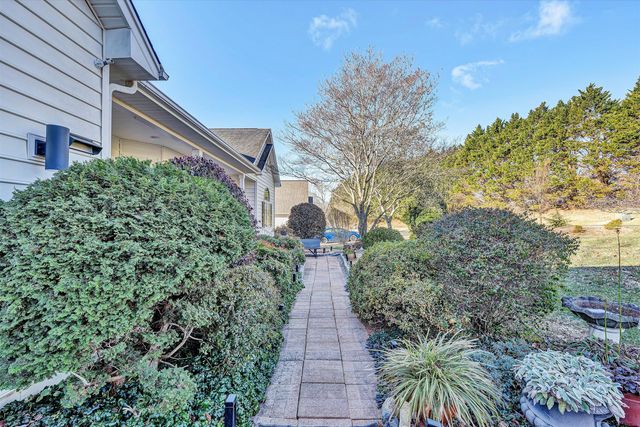 395 Chestnut Creek DR, Hardy, VA 24101