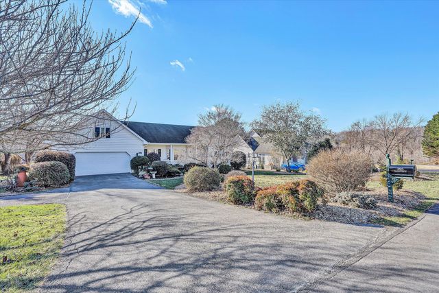 395 Chestnut Creek DR, Hardy, VA 24101