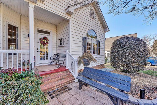 395 Chestnut Creek DR, Hardy, VA 24101